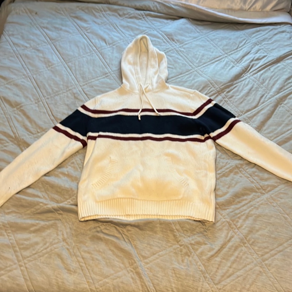 White wool Old Navy sweatshirt